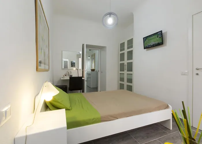 Le Farfalle بيت ضيافة لا سبيتسْيا