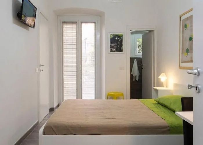 Le Farfalle Πανσιόν